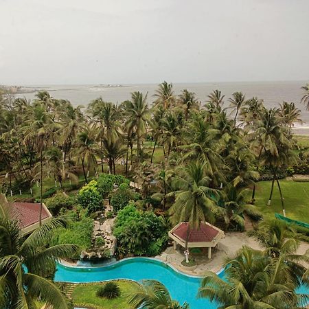 The Retreat Hotel & Convention Centre Bombay Esterno foto