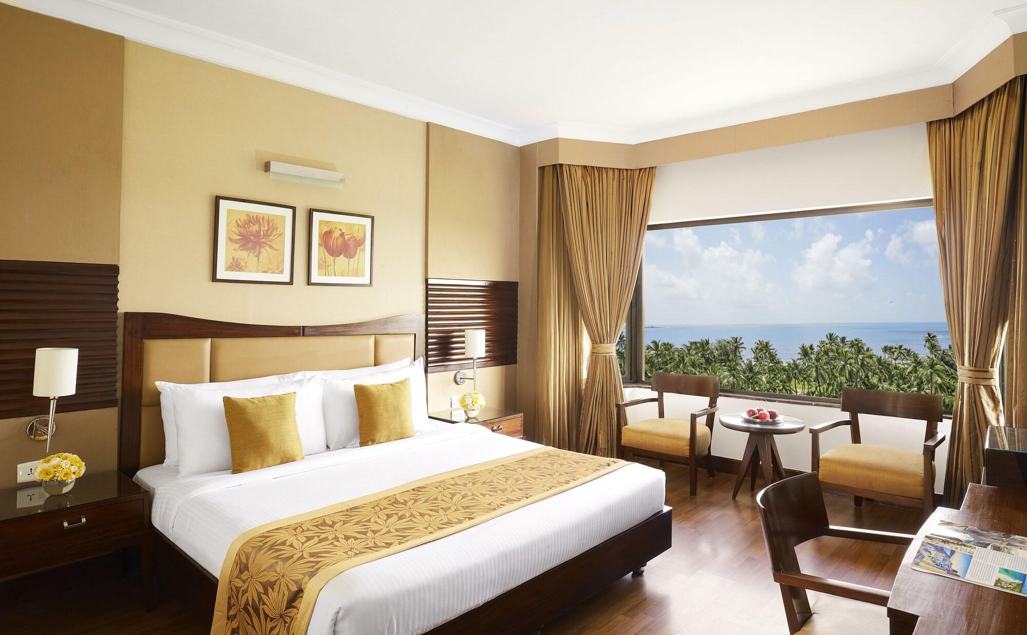 The Retreat Hotel & Convention Centre Bombay Esterno foto