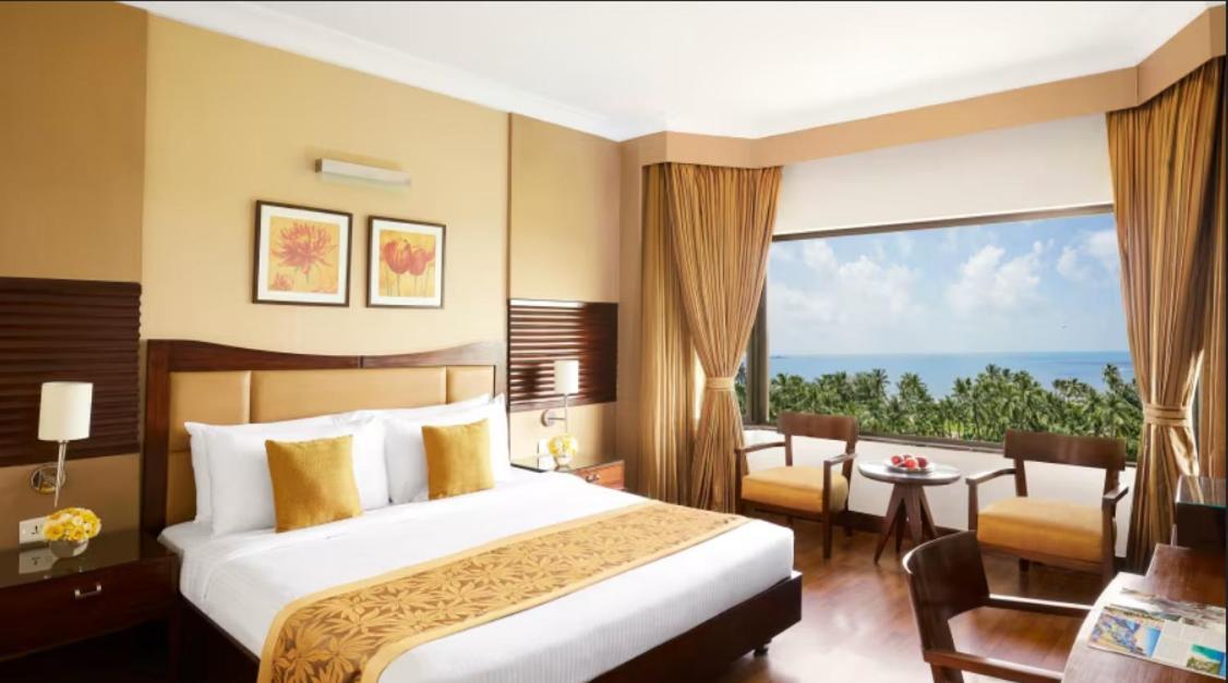 The Retreat Hotel & Convention Centre Bombay Esterno foto