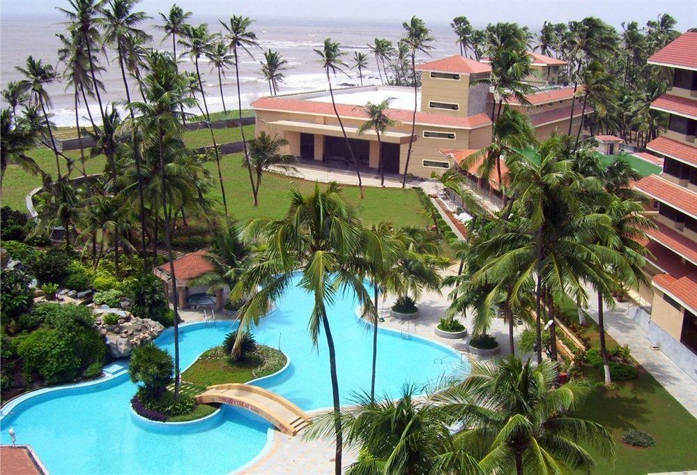 The Retreat Hotel & Convention Centre Bombay Esterno foto