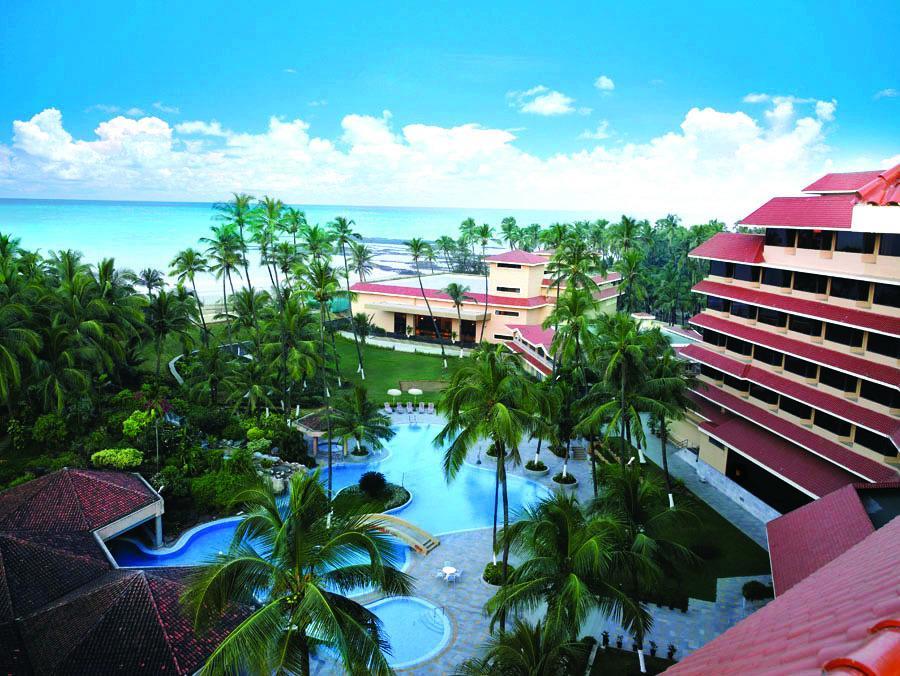 The Retreat Hotel & Convention Centre Bombay Esterno foto